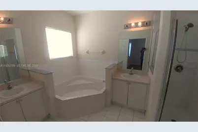 2452 SE 19th Ct, Homestead, FL 33035 - Photo 7