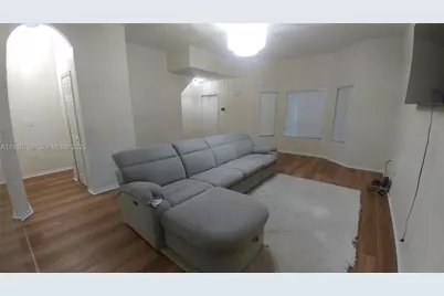 2452 SE 19th Ct, Homestead, FL 33035 - Photo 5