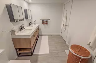 9801 Collins Ave, Bal Harbour, FL 33154 - Photo 33