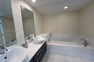 2950 NE 188th St, Aventura, FL 33180 - Photo 9