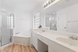 10613 NW 57th St, Doral, FL 33178 - Photo 19