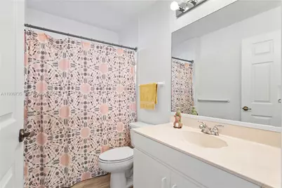 10613 NW 57th St, Doral, FL 33178 - Photo 21