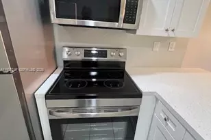 6395 W 27th Ct, Hialeah, FL 33016 - Photo 19