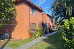 6395 W 27th Ct, Hialeah, FL 33016 - Photo 13