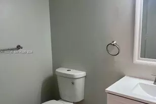 6395 W 27th Ct, Hialeah, FL 33016 - Photo 25