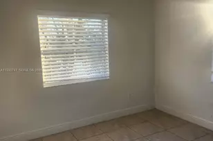 8240 SW 210th St, Cutler Bay, FL 33189 - Photo 9