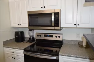 8240 SW 210th St, Cutler Bay, FL 33189 - Photo 5