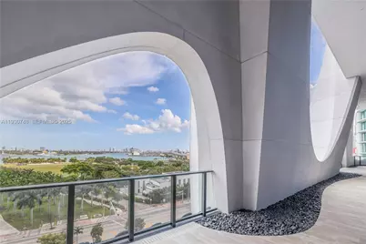 1000 Biscayne Blvd #3902, Miami, FL 33132 - Photo 37