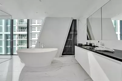 1000 Biscayne Blvd #3902, Miami, FL 33132 - Photo 13