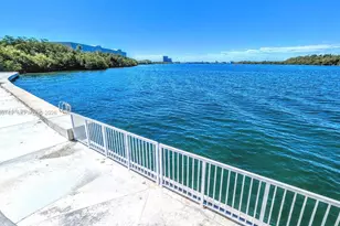 300 Bayview Dr, Sunny Isles Beach, FL 33160 - Photo 27
