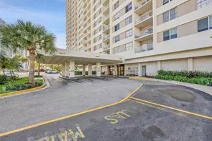 300 Bayview Dr, Sunny Isles Beach, FL 33160 - Photo 25