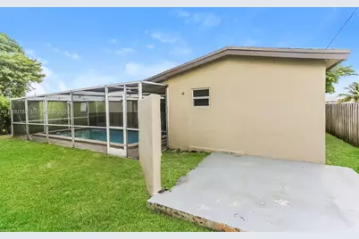 7560 Venetian St, Miramar, FL 33023 - Photo 15