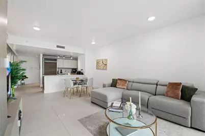 1100 S Miami Ave #702, Miami, FL 33130 - Photo 3