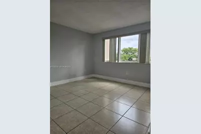 6930 Miami Gardens Dr #1-412, Hialeah, FL 33015 - Photo 11