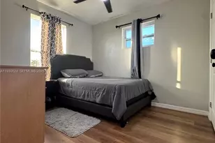 415 SE 4th St, South Bay, FL 33493 - Photo 21