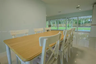 9870 SW 96th St, Miami, FL 33176 - Photo 11