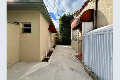 1654 SW 14th Ter #1, Miami, FL 33145 - Photo 23