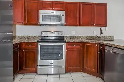 8806 NW 114th Ter, Hialeah Gardens, FL 33018 - Photo 7