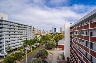 3660 NE 166th St, North Miami Beach, FL 33160 - Photo 13