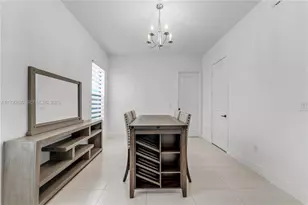 9881 W 34th Ave, Hialeah, FL 33018 - Photo 7