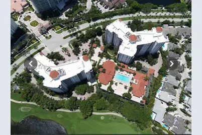 20000 E Country Club Dr #114, Aventura, FL 33180 - Photo 37