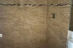 8635 NW 8th St, Miami, FL 33126 - Photo 15