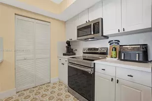 19501 W Country Club Dr, Aventura, FL 33180 - Photo 27