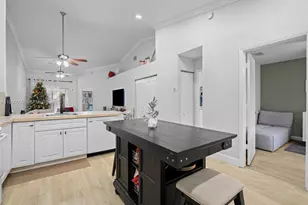 11065 NW 38th Pl, Sunrise, FL 33351 - Photo 7