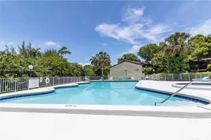 19212 NE 25th Ave, Miami, FL 33180 - Photo 31