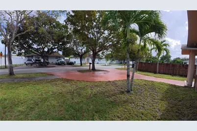 16220 NW 41st Ave, Miami Gardens, FL 33054 - Photo 7