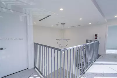 8425 Crespi Blvd #TH4, Miami Beach, FL 33141 - Photo 11