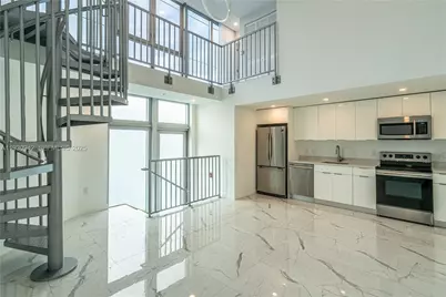 8425 Crespi Blvd #TH4, Miami Beach, FL 33141 - Photo 5