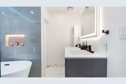 817 NW 17th St, Fort Lauderdale, FL 33311 - Photo 25
