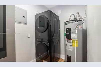 817 NW 17th St, Fort Lauderdale, FL 33311 - Photo 9