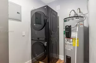 817 NW 17th St, Fort Lauderdale, FL 33311 - Photo 9