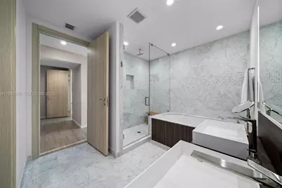 1000 Brickell Plz #PH5904, Miami, FL 33131 - Photo 31