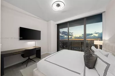 1000 Brickell Plz #PH5904, Miami, FL 33131 - Photo 17