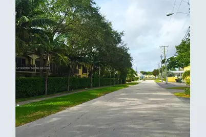 8950 NE 8th Ave #506, Miami, FL 33138 - Photo 5