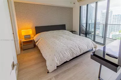 45 SW 9th St #3601, Miami, FL 33130 - Photo 9