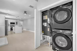 421 NW 59th St, Miami, FL 33127 - Photo 9