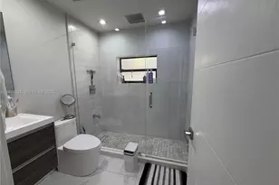 171 E 56th St, Hialeah, FL 33013 - Photo 9