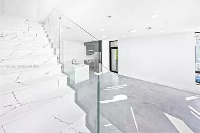 526 SW 2nd St #1, Miami, FL 33130 - Photo 11
