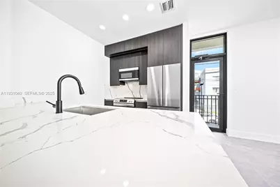 526 SW 2nd St #1, Miami, FL 33130 - Photo 25