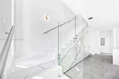 526 SW 2nd St #1, Miami, FL 33130 - Photo 7