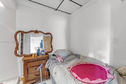 445 NW 8th St, Homestead, FL 33030 - Photo 13