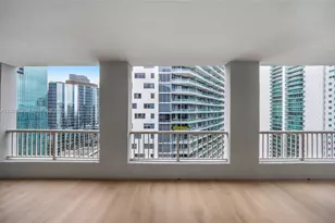 170 SE 14th St, Miami, FL 33131 - Photo 5
