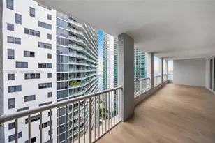 170 SE 14th St, Miami, FL 33131 - Photo 3