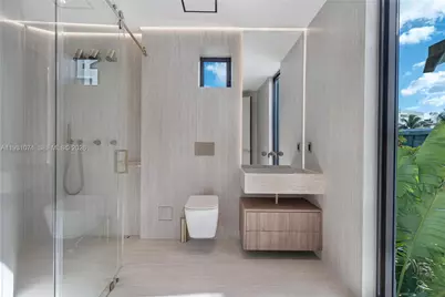 1045 W 47th Ct, Miami Beach, FL 33140 - Photo 37
