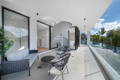 1045 W 47th Ct, Miami Beach, FL 33140 - Photo 21