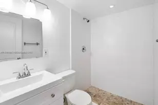 552 NE 61st St, Miami, FL 33137 - Photo 11